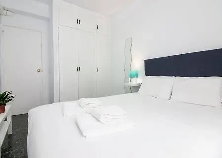 Apartment Living Malagueta With Parking Free Malaga